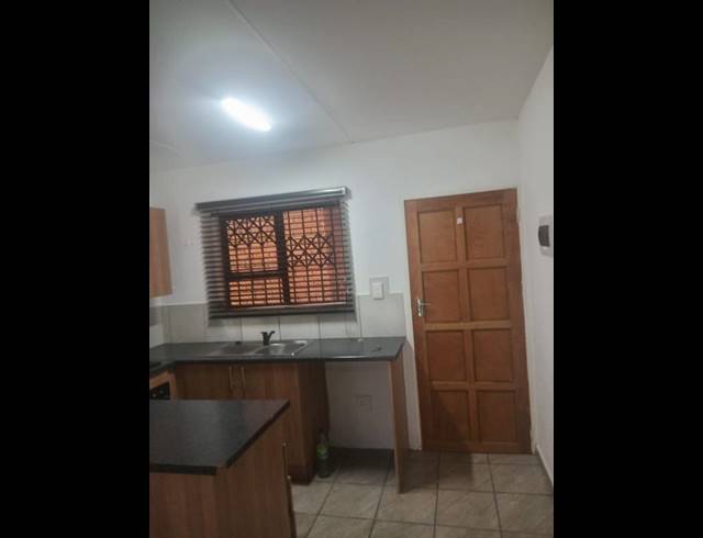 2 BEDROOM PROPERTY TO RENT IN WITPOORTJIE